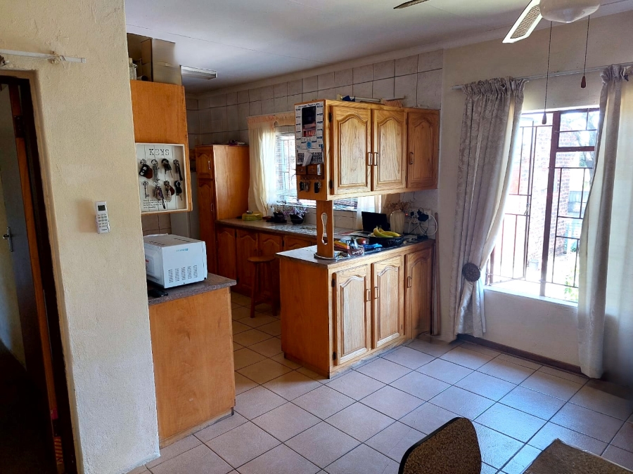 8 Bedroom Property for Sale in Swartruggens North West